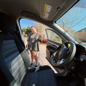 Meet your Posher, Hollyann